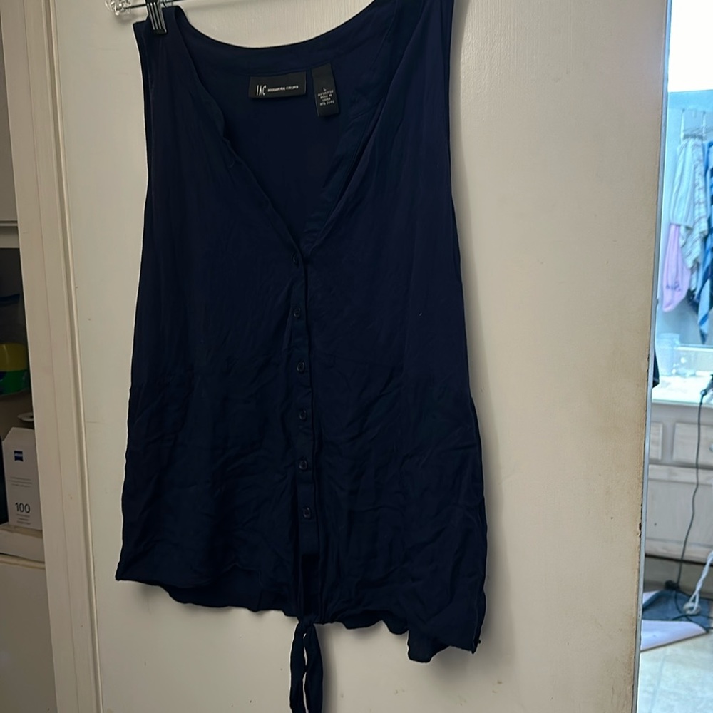 Like new INC tie front tank